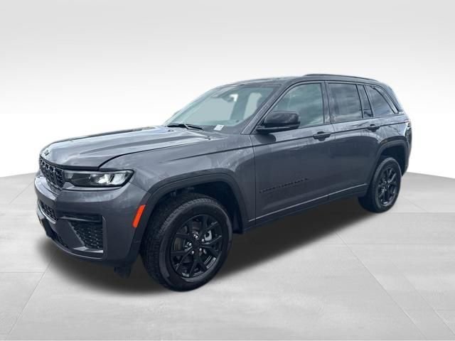 New 2026 Baltic Gray Metallic Clear-Coat Exterior Paint Jeep Laredo Altitude image 3