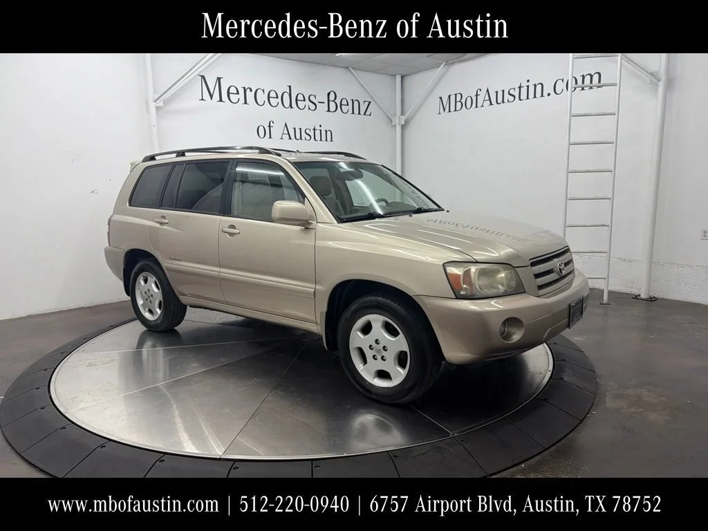 Used 2006 Gold Toyota Limited image 1