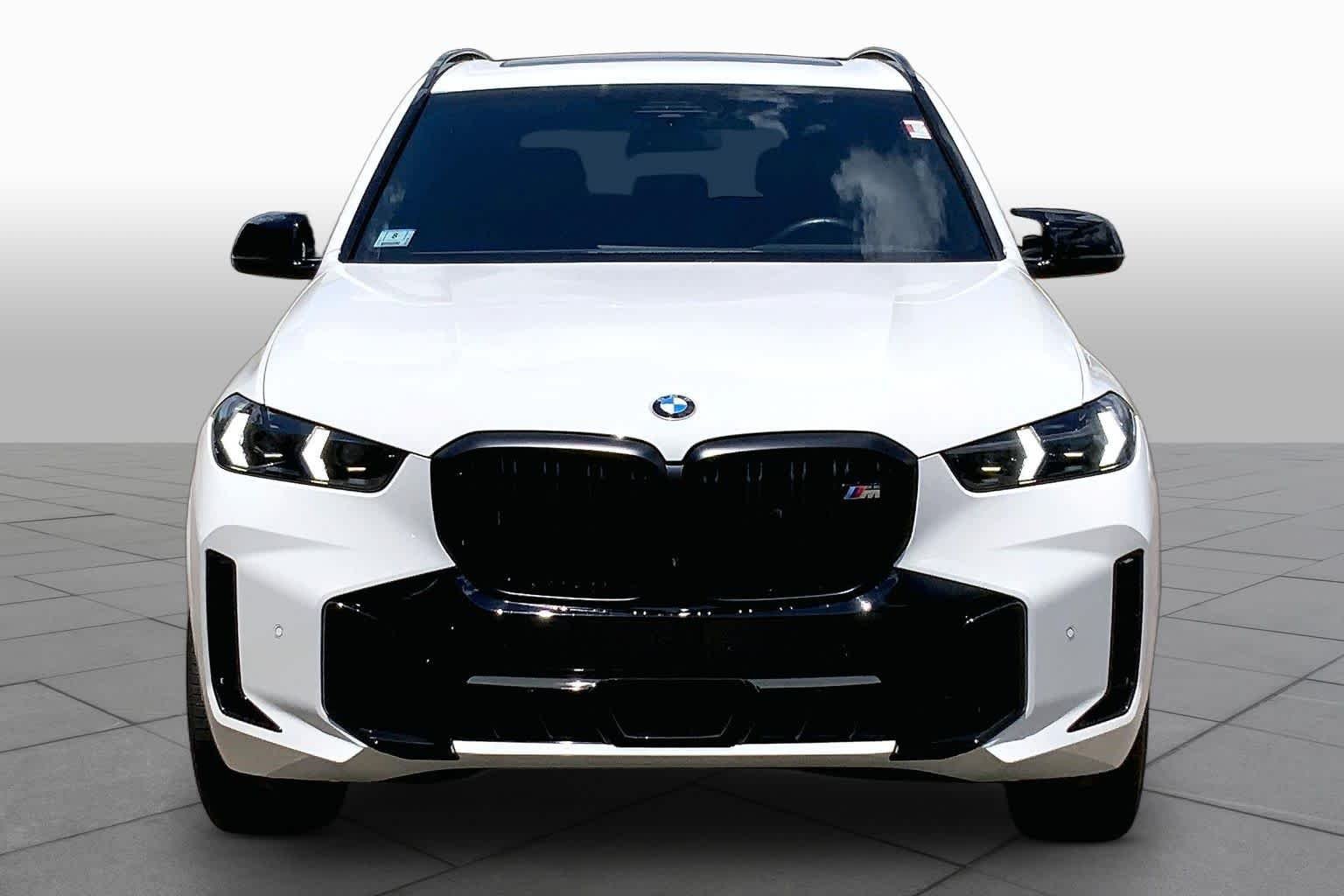 Used 2024 Alpine White BMW M60i image 4