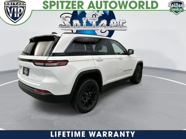 New 2026 Bright White Clear-Coat Exterior Paint Jeep Laredo Altitude image 9