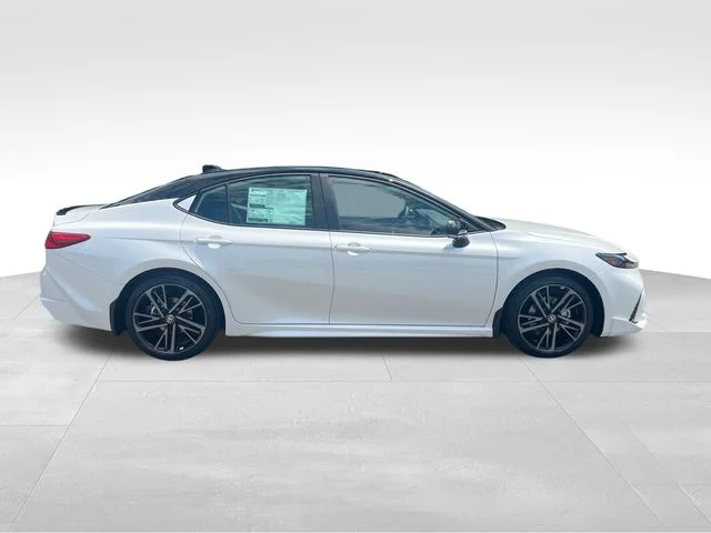 New 2026 Wind Chill Pearl w/Midnight Black Metallic Roof Toyota XSE image 6