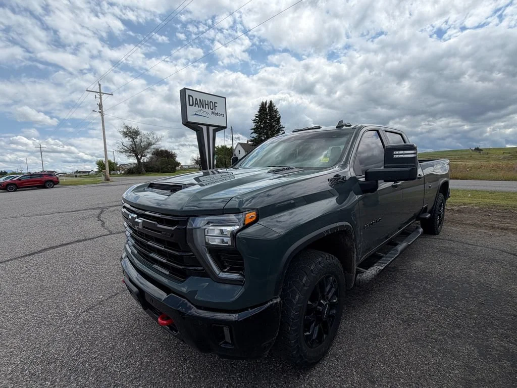 2025 Chevrolet Silverado HD LT 4WD Crew Cab Standard Box's photo