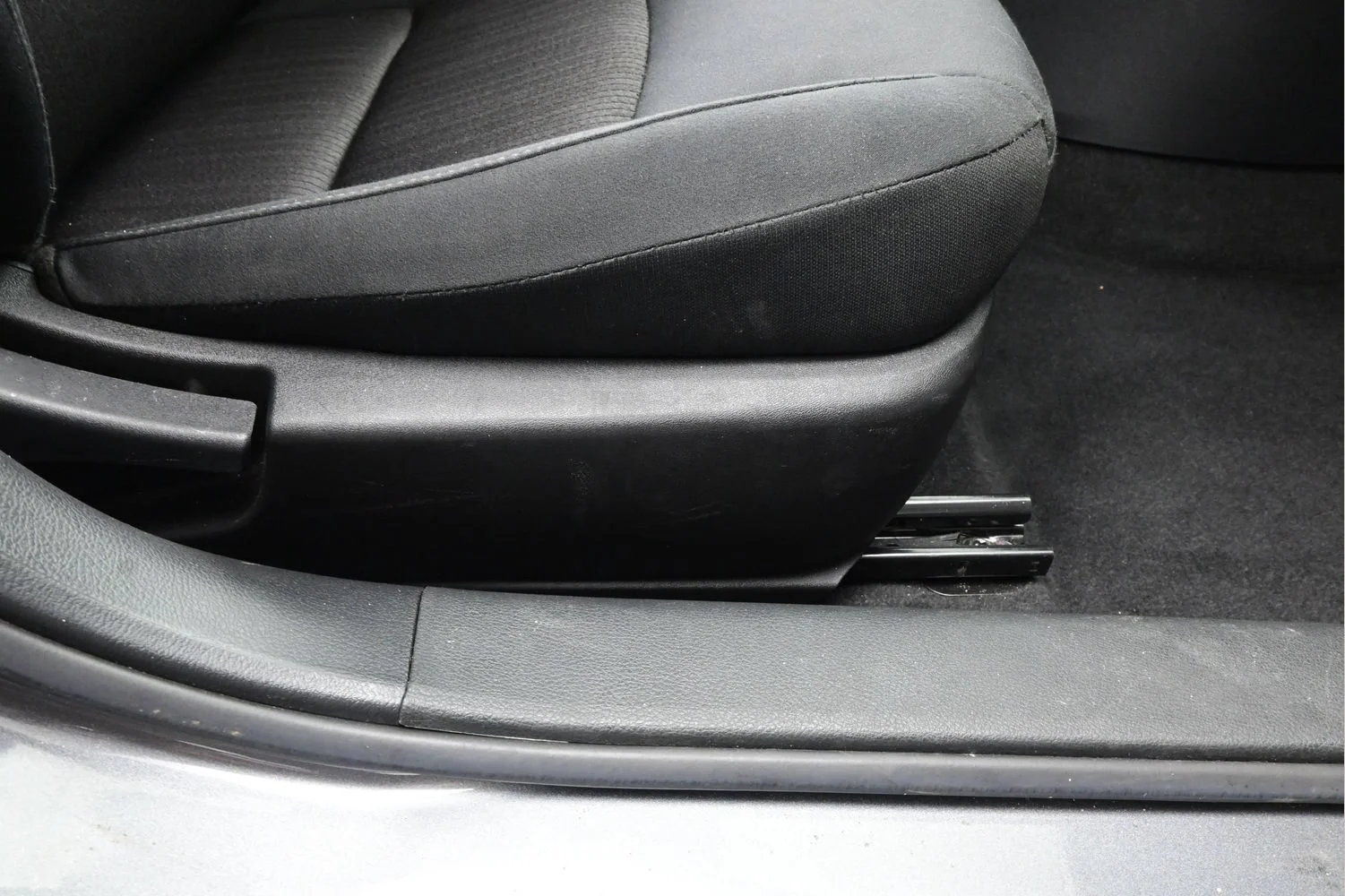Certified Used 2025 Gun Metallic Nissan SV image 15