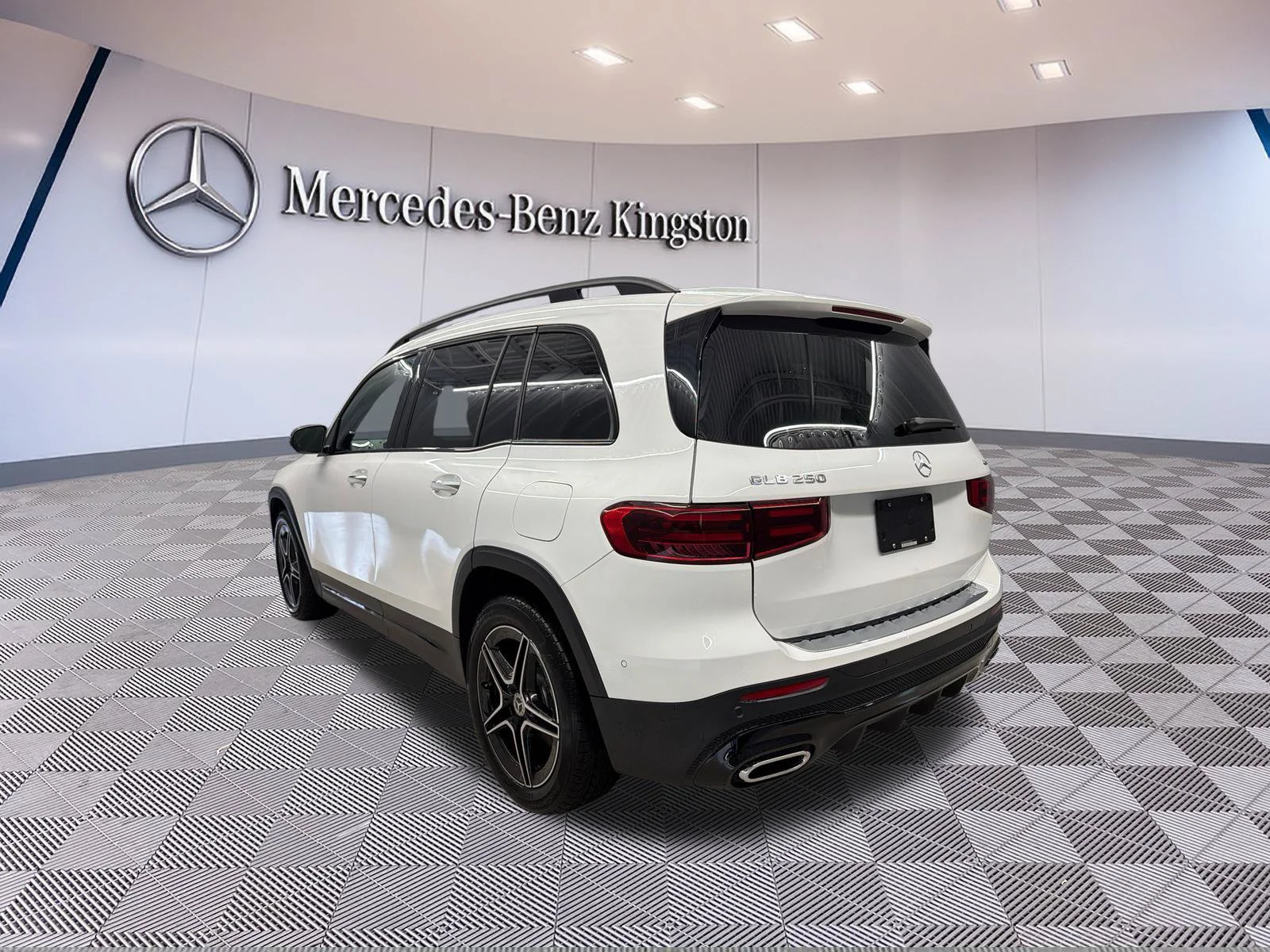 Used 2026 White Mercedes-Benz GLB 250 image 6