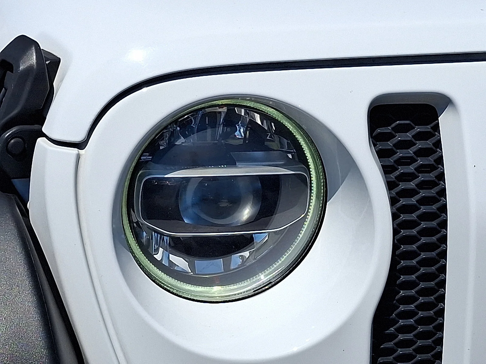 Used 2022 Bright White Clearcoat Jeep Unlimited Sport S image 10