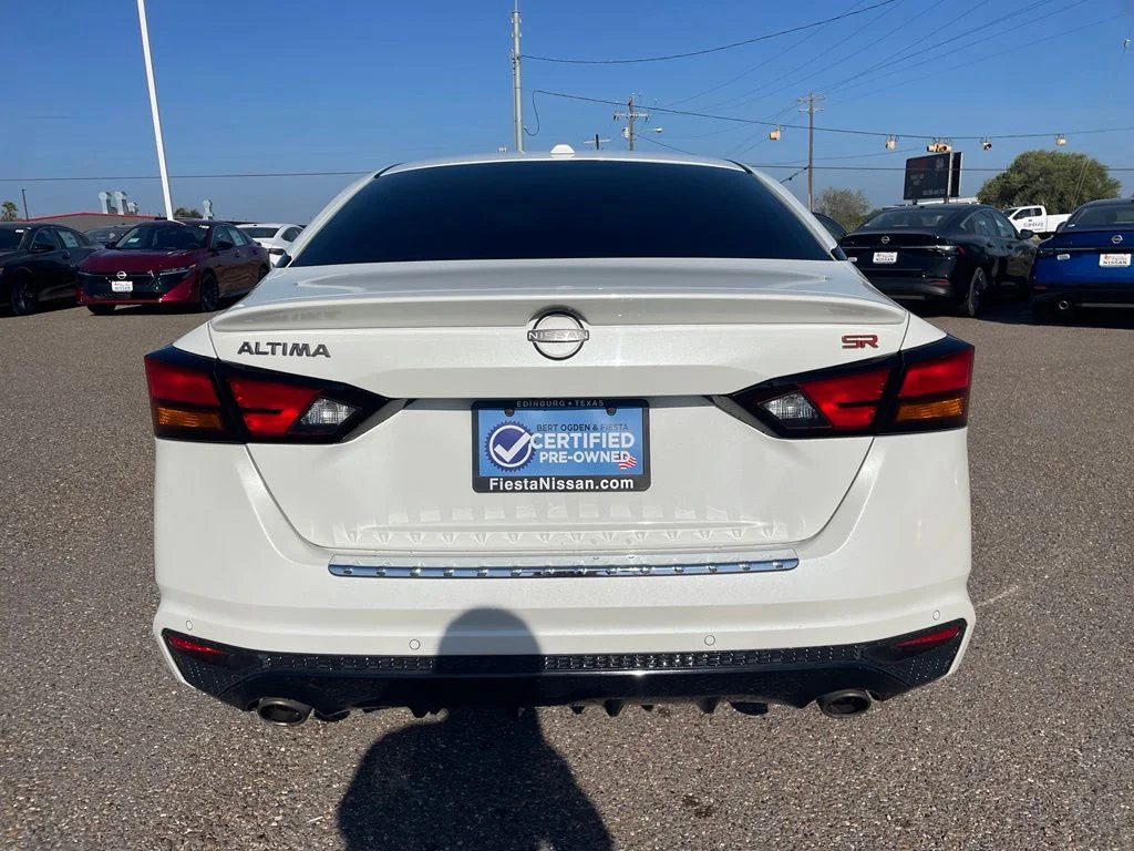 Used 2023 White Nissan 2.5 SR image 6