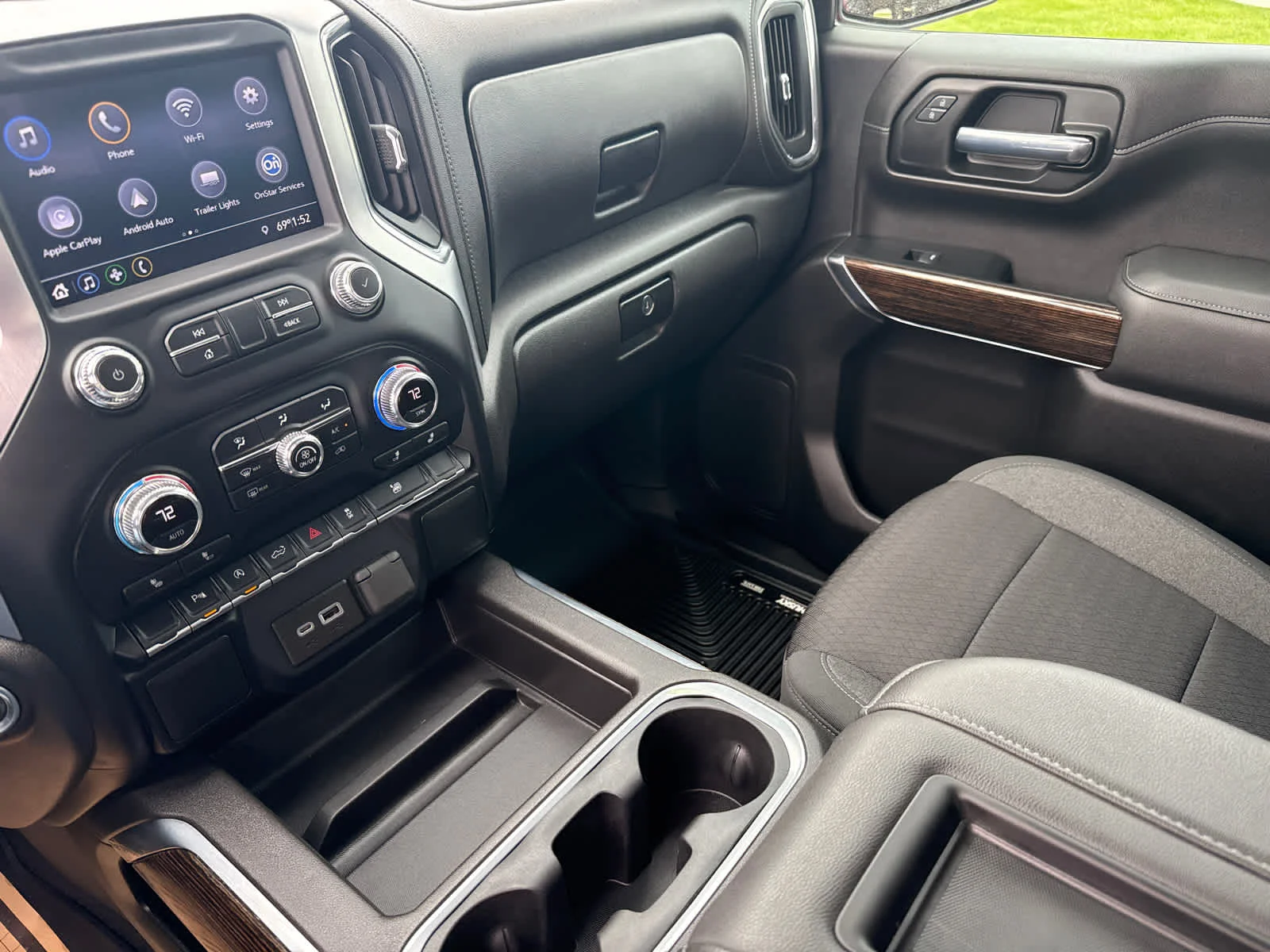 Used 2022 Cardinal Red GMC Elevation image 24
