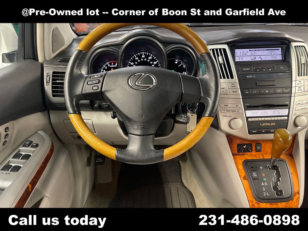 Used 2009  Lexus 350 image 16