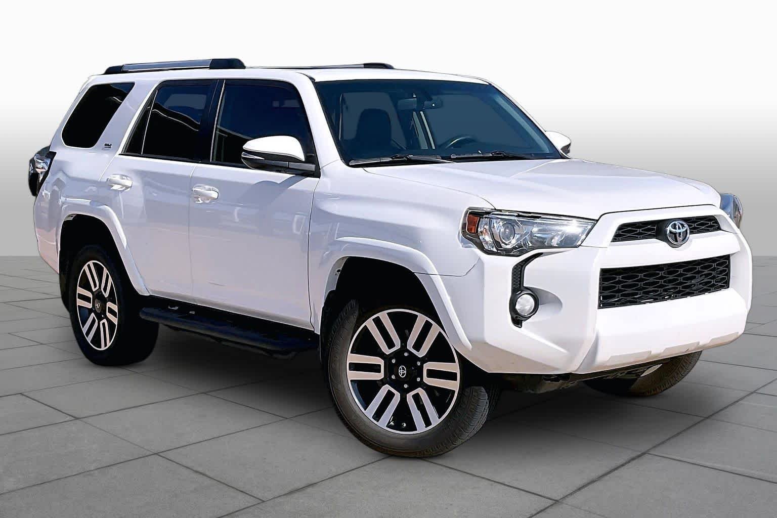 Used 2019 Super White Toyota SR5 image 3