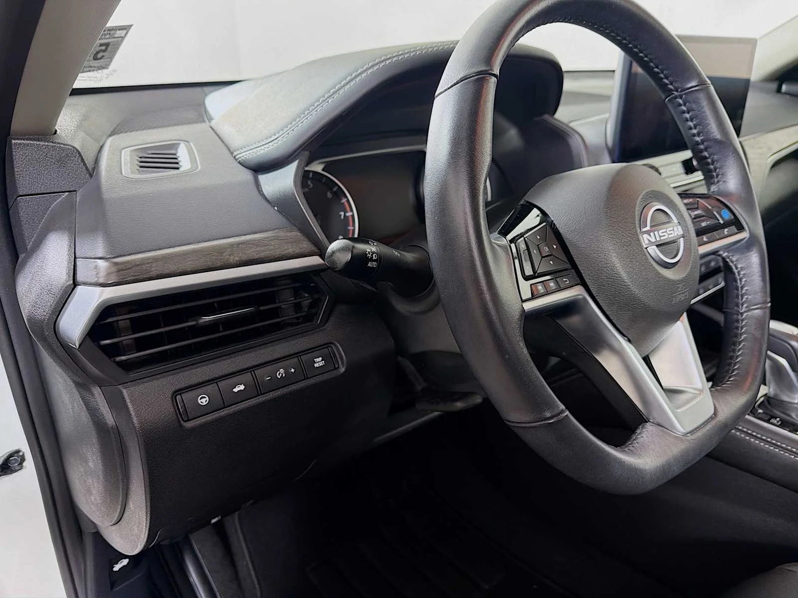 Certified Used 2023 Pearl White Tricoat Nissan 2.5 SV image 8