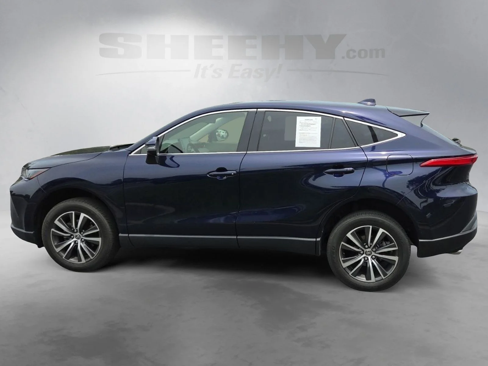 Used 2022  Toyota LE image 15