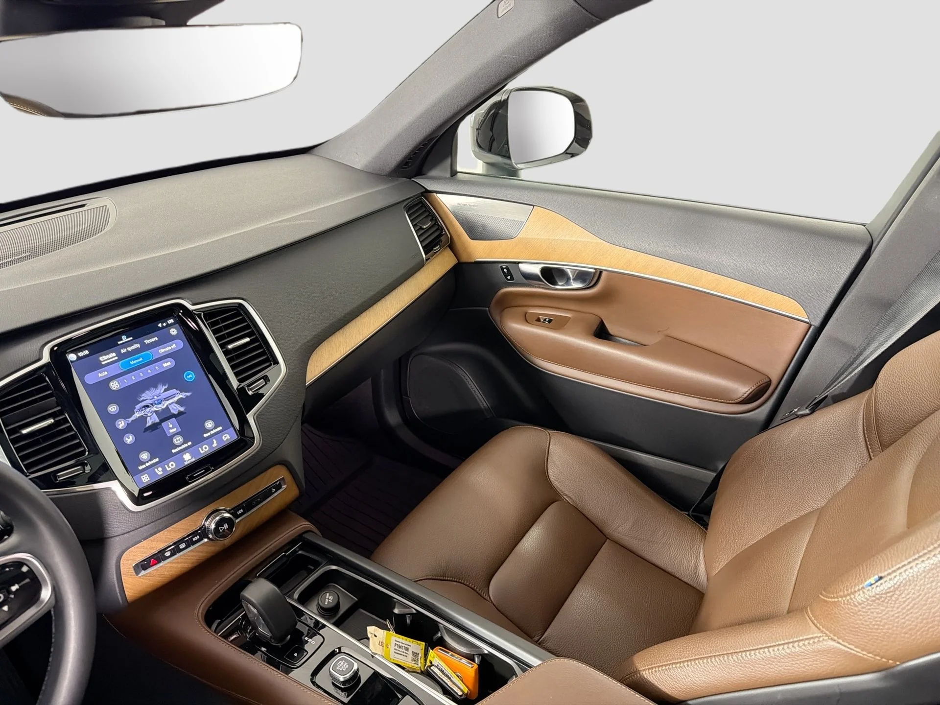 Certified Used 2023 Bright Dusk Volvo Plus image 24