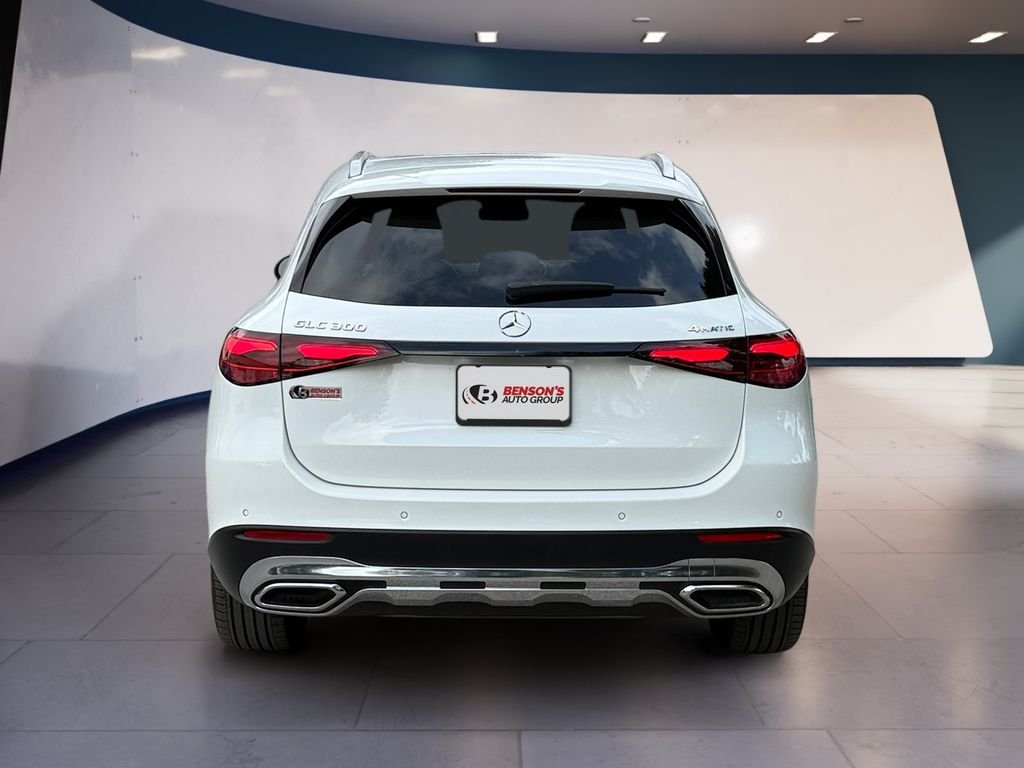 Used 2025  Mercedes-Benz GLC 300 image 4