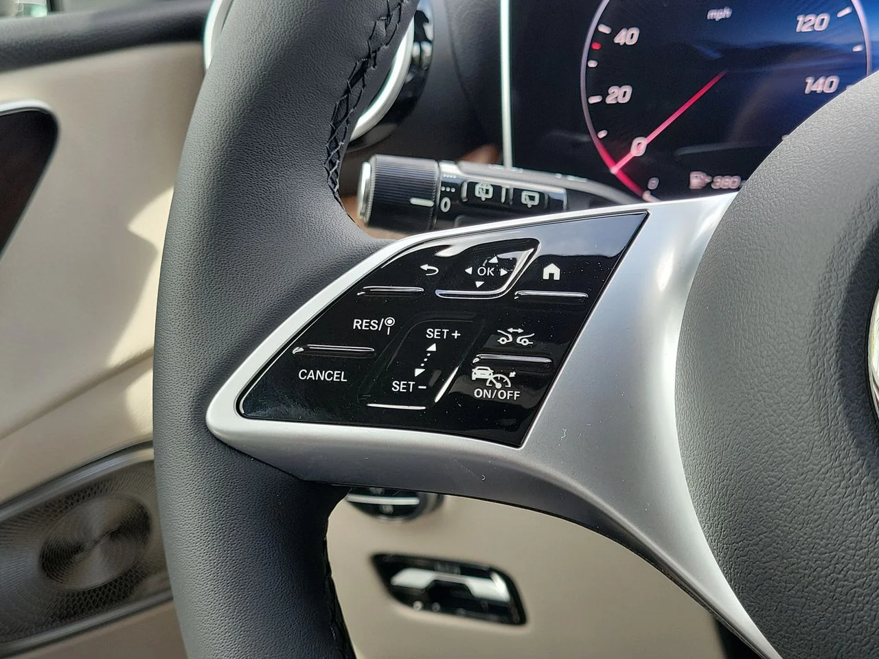 New 2026 Black Mercedes-Benz GLC 300 image 31