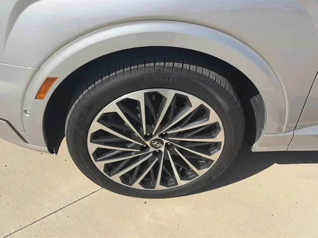 Used 2026 Silver Hyundai Calligraphy image 9