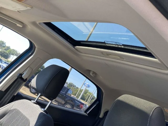 Used 2018 Blue Ford SE image 12