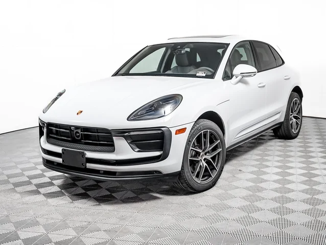 2026 Porsche Macan 