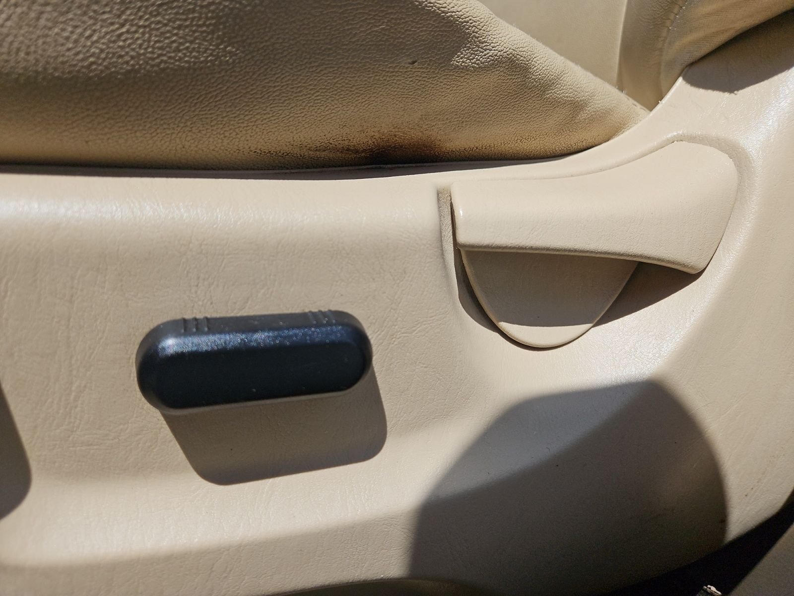 Used 2011 Black Ford Limited image 21