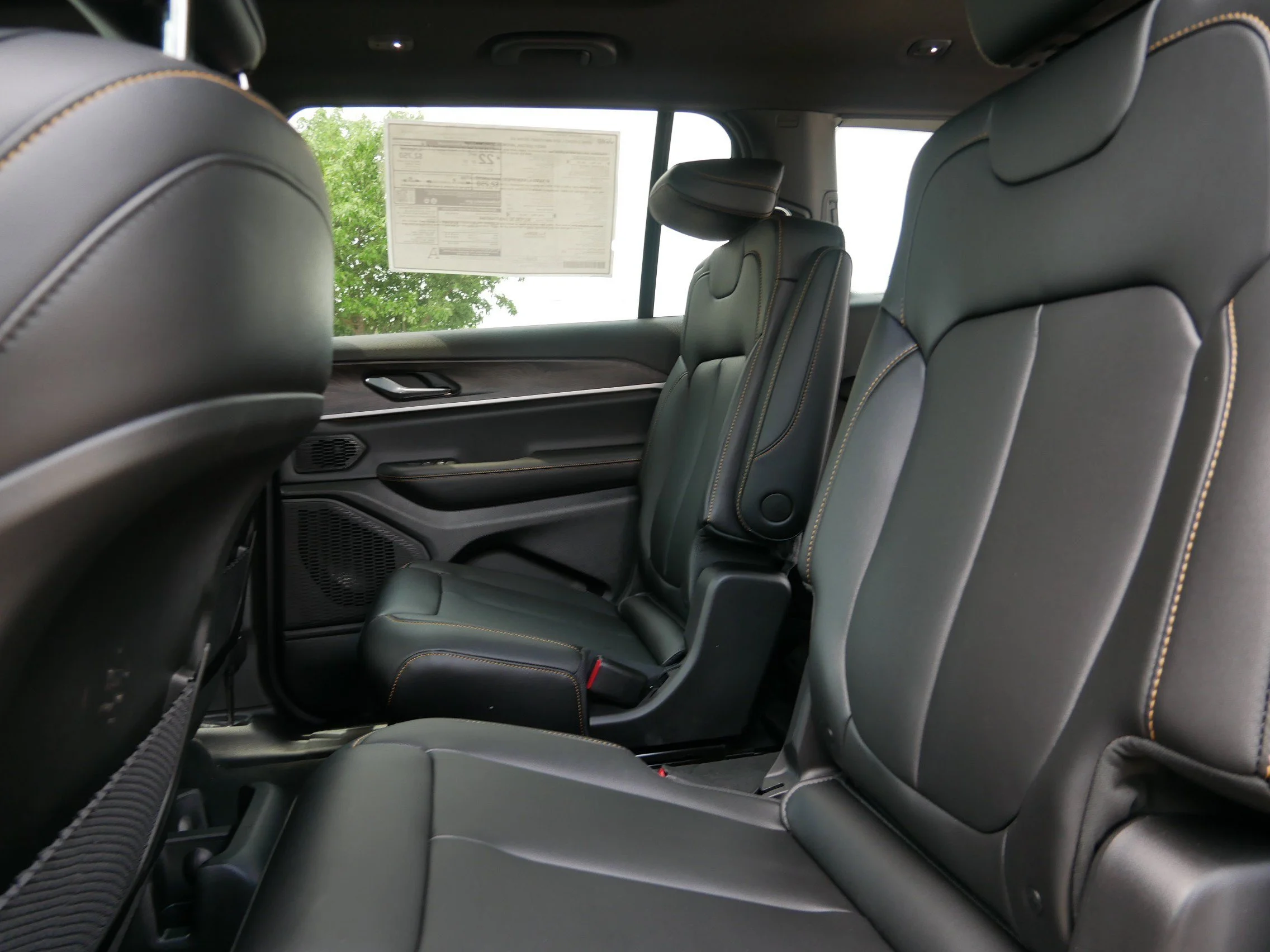 New 2026 Diamond Black Crystal Pearl-Coat Exterior Paint Jeep 85th Anniversary Edition image 10
