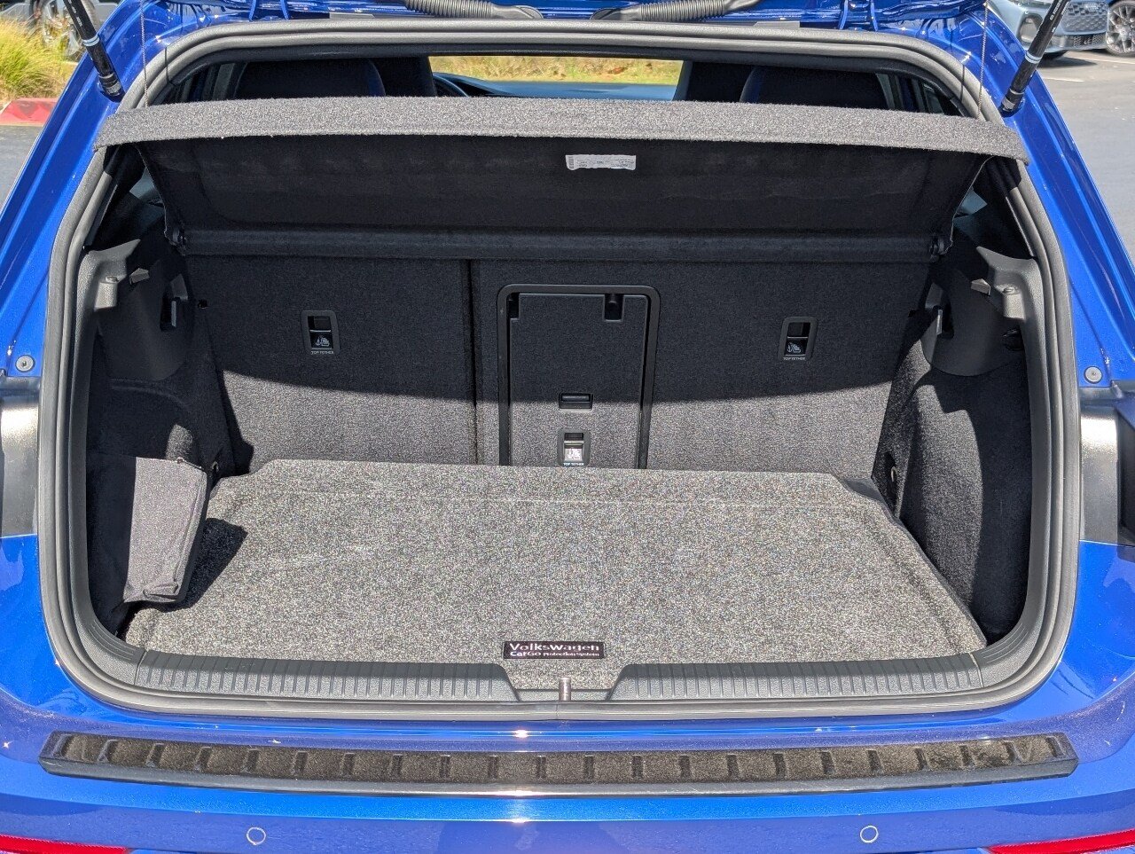 Used 2024 Blue Volkswagen 2.0T image 14