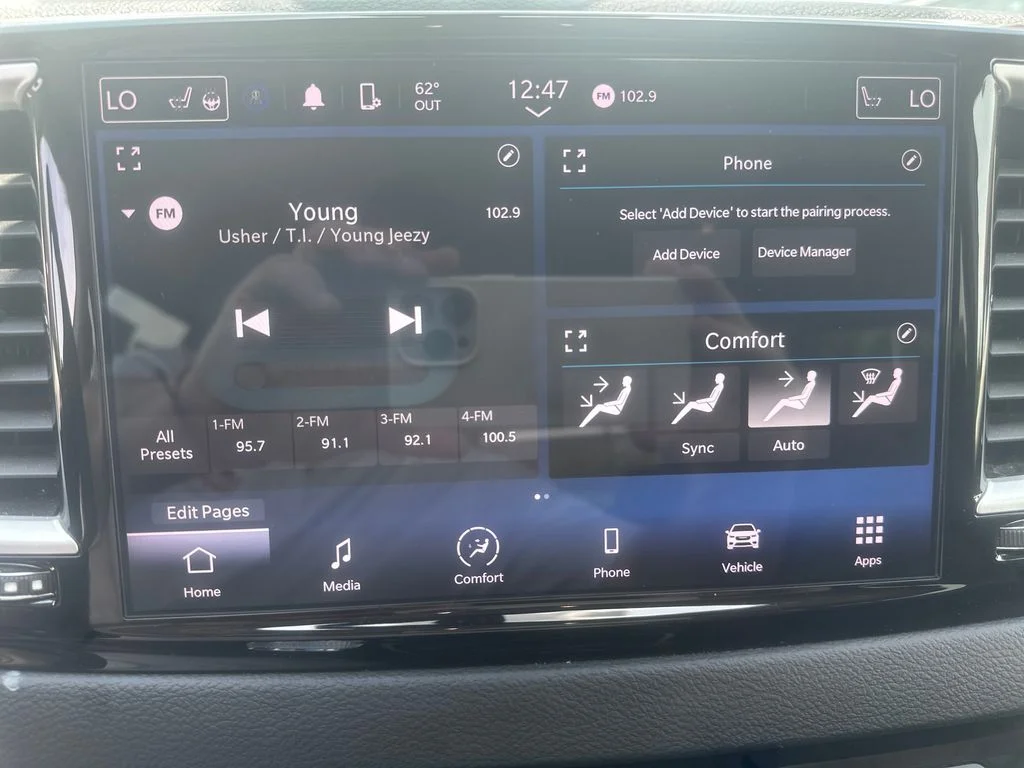 Used 2022 White Chrysler Touring L image 12