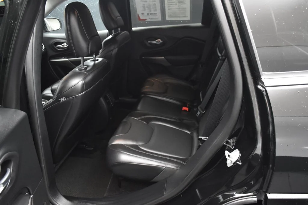 Used 2019 Black Jeep Overland image 21