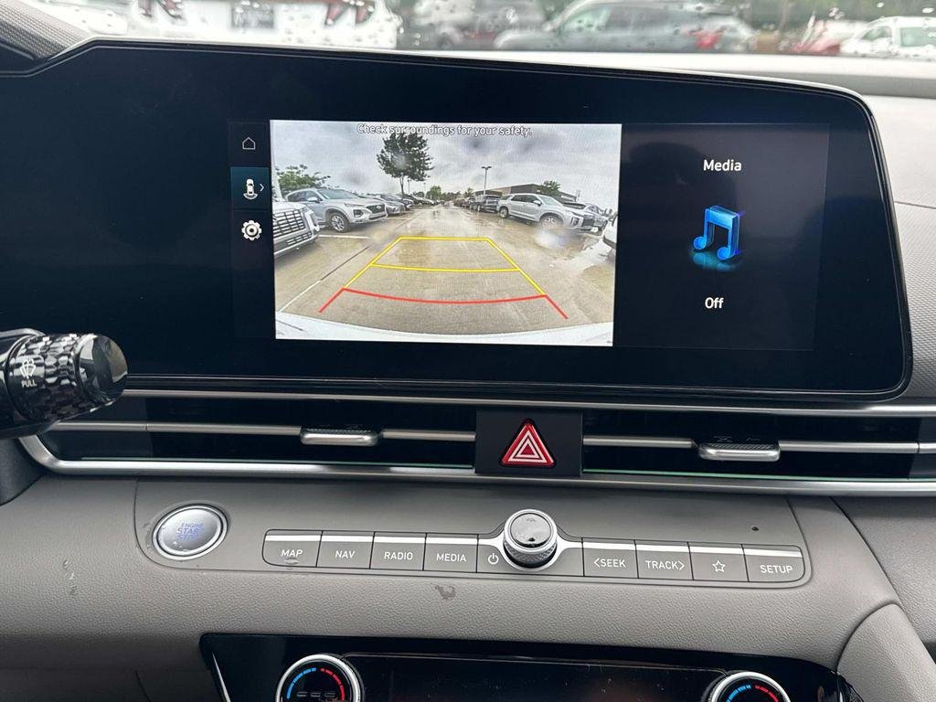 2025 Hyundai Elantra Blue - Photo 11