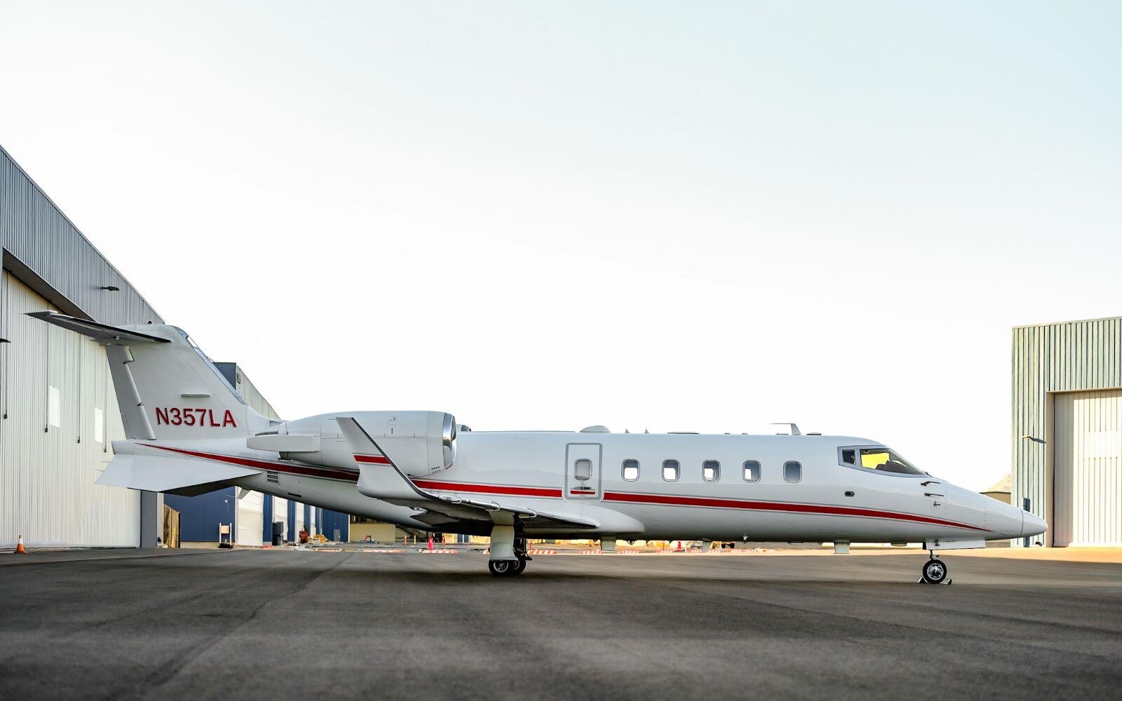 Used 2011 White LEARJET XR image 18