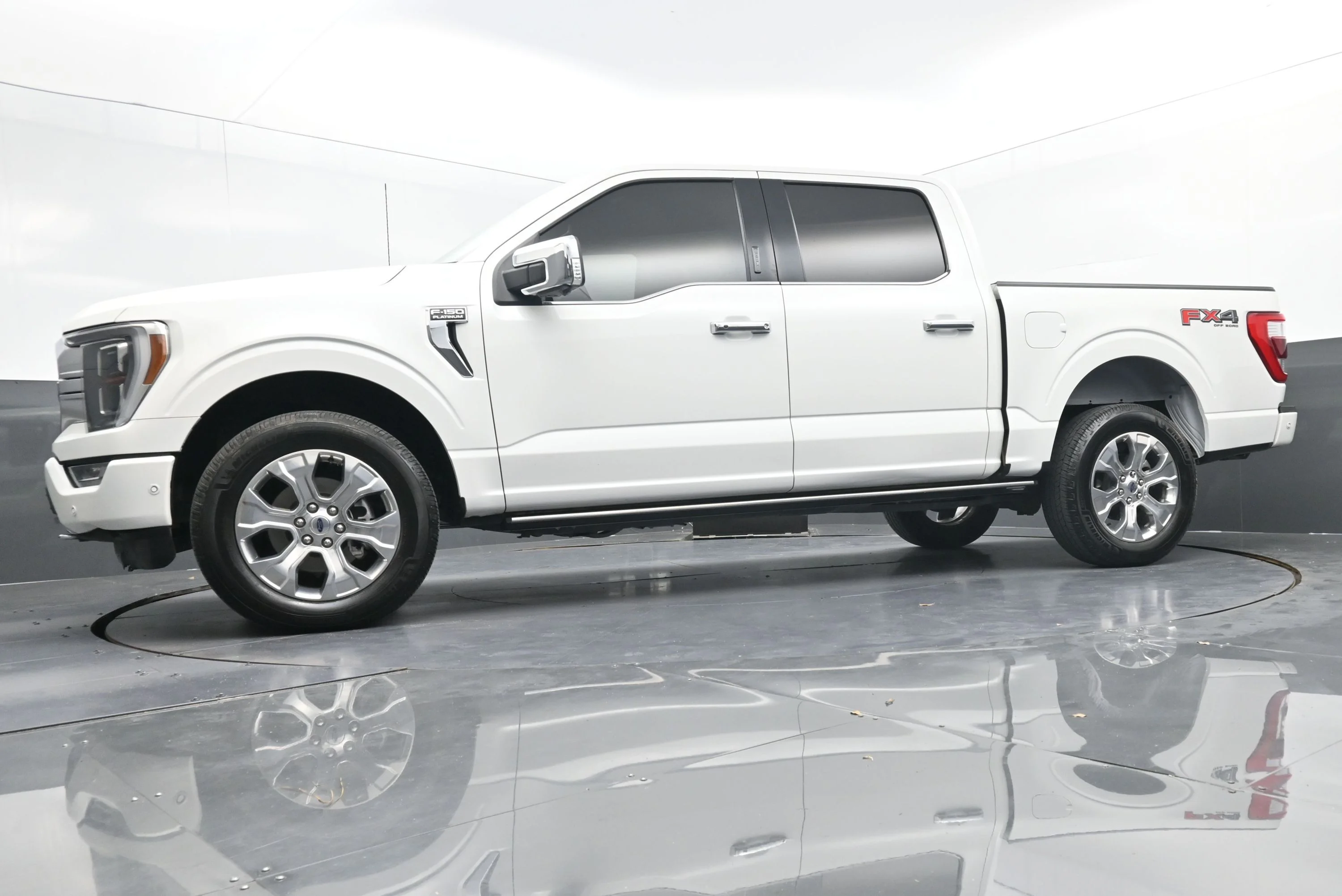 2022 Ford F-150 Platinum - Photo 14