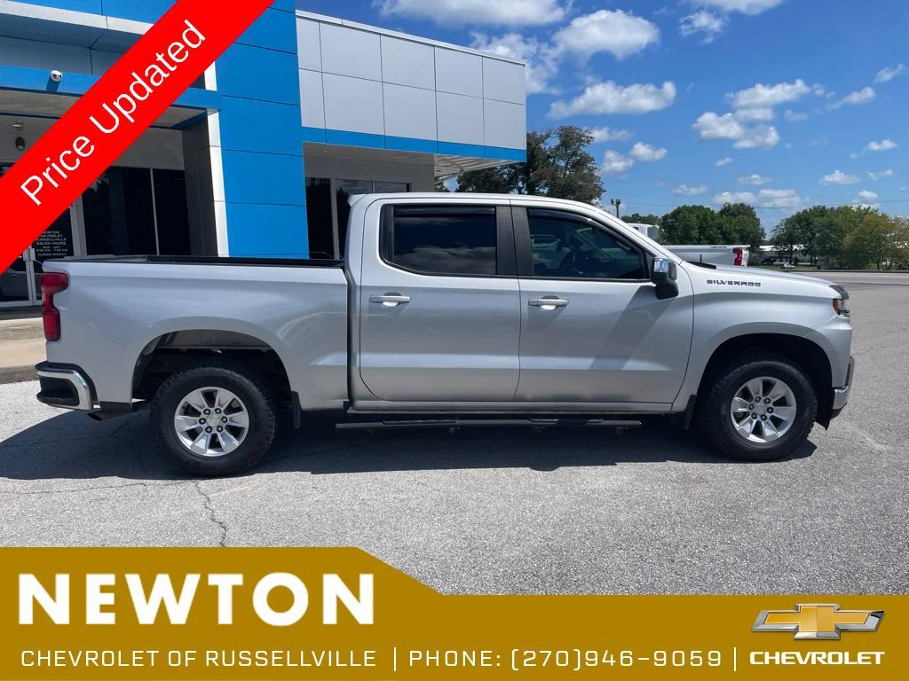 Used 2022 SILVER ICE METALLIC Chevrolet LT image 11