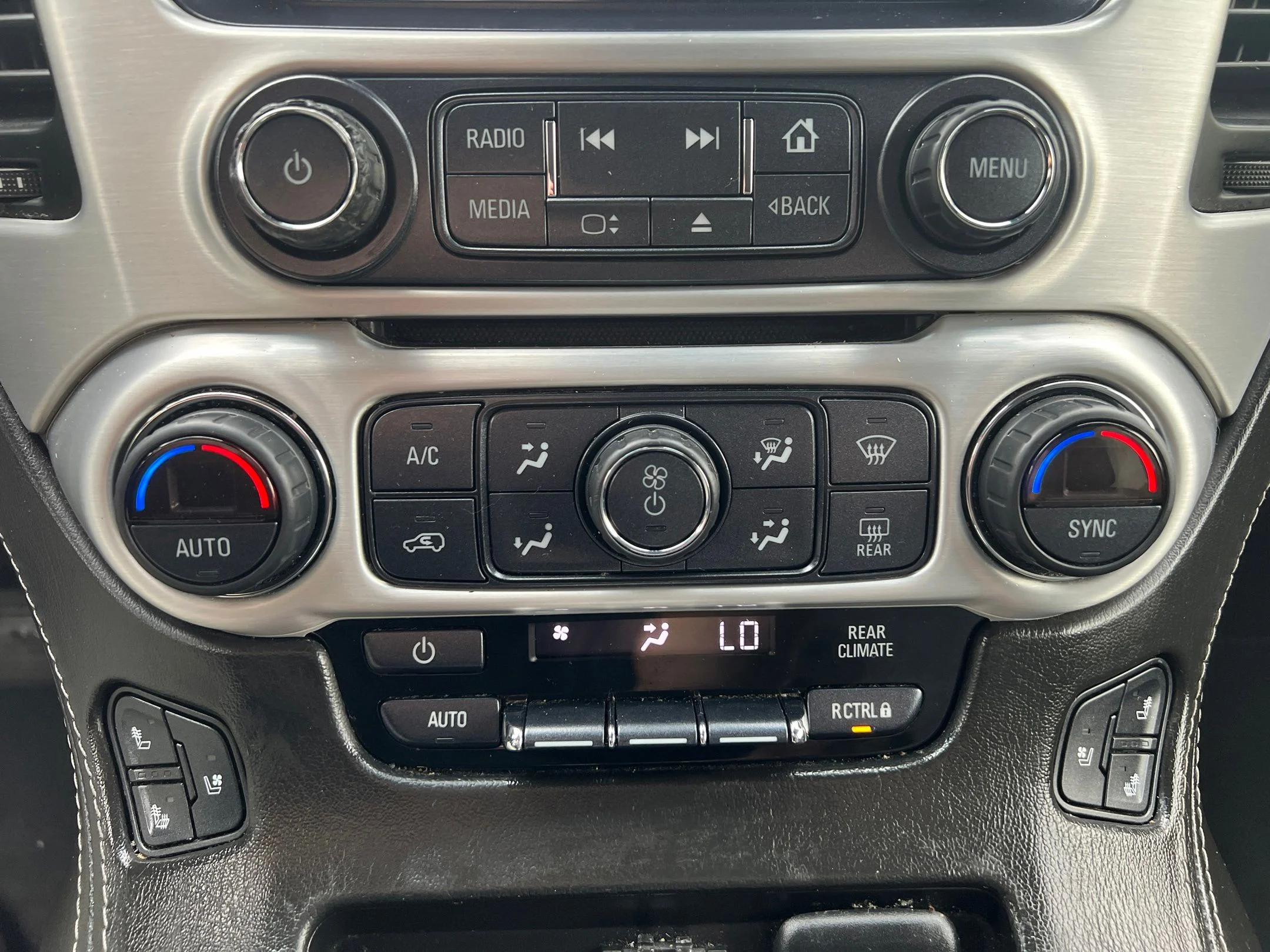 Used 2020 Black GMC SLT image 35
