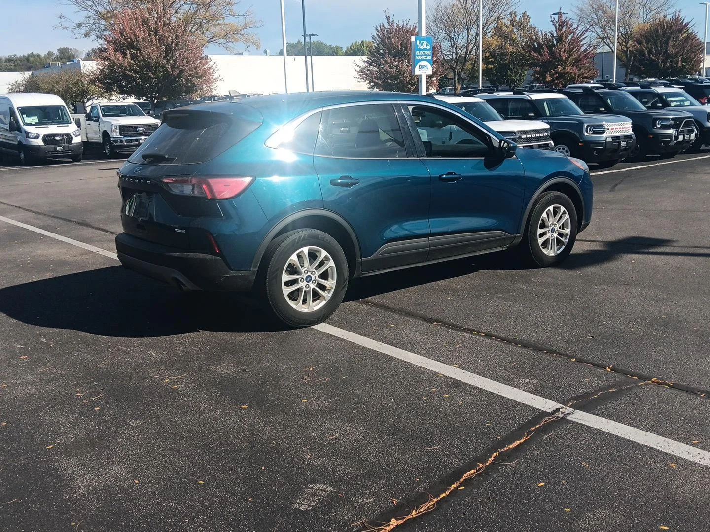 Used 2020 Dark Persian Green Ford SE image 4