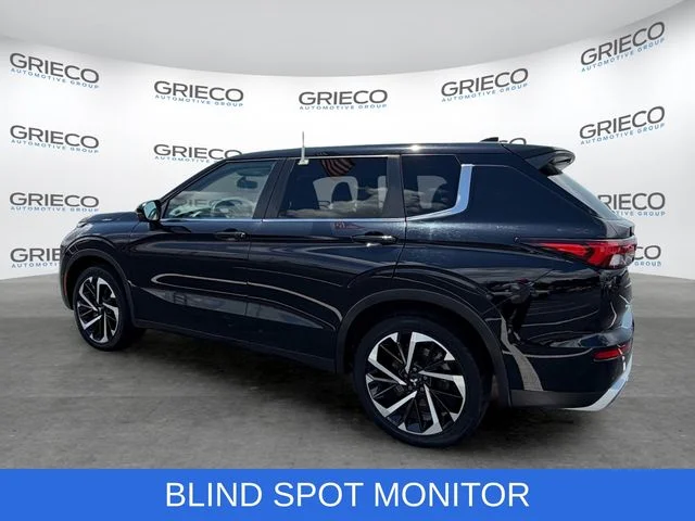 Used 2023 Black Mitsubishi SE image 5