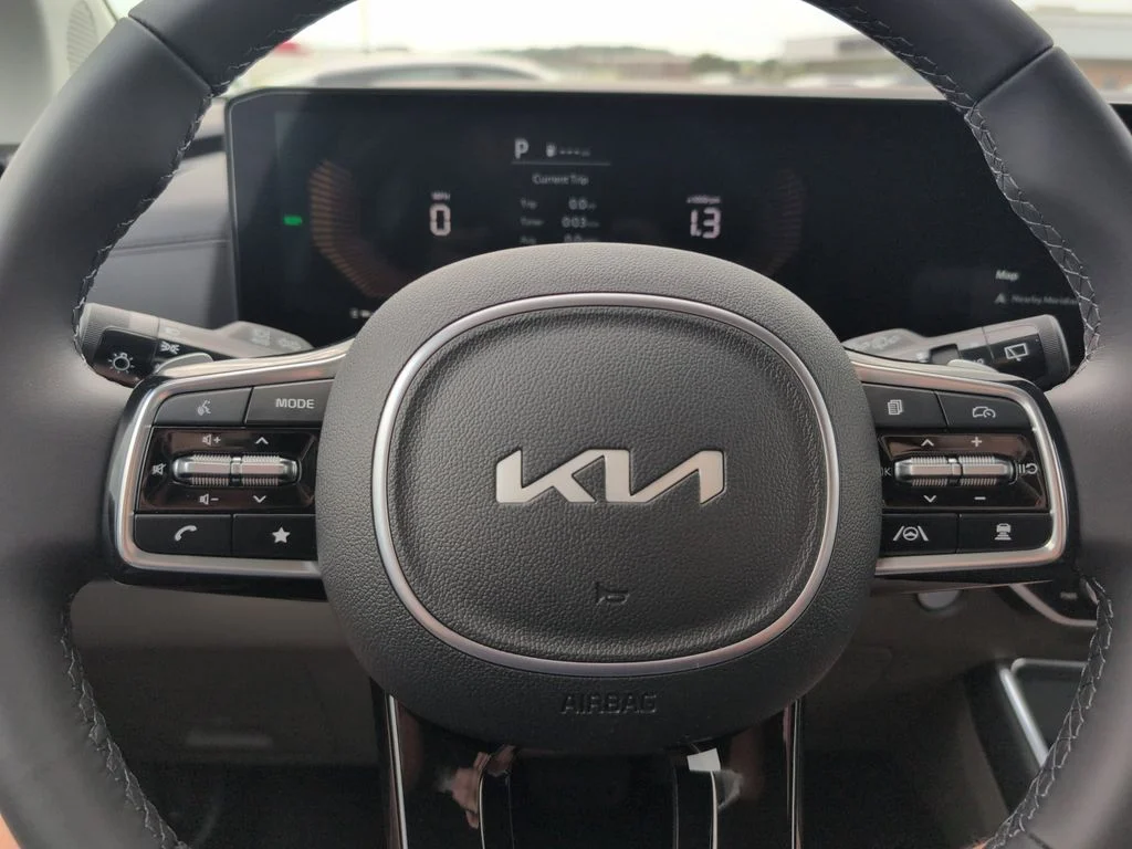 2025 Kia Carnival EX - Photo 23