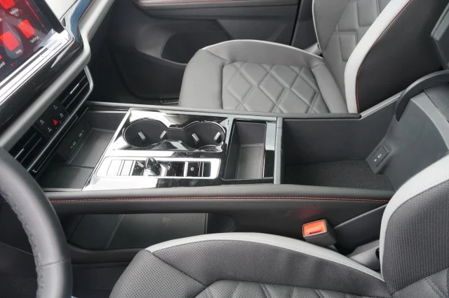 New 2024  Volkswagen 2.0T Peak Edition SEL image 31