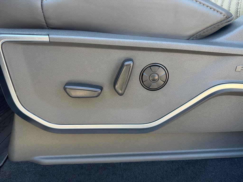 New 2027 Star White Metallic Tri-Coat Ford F-250® Platinum® image 11