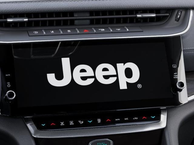 New 2026 Diamond Black Crystal Pearl-Coat Exterior Paint Jeep Altitude image 44