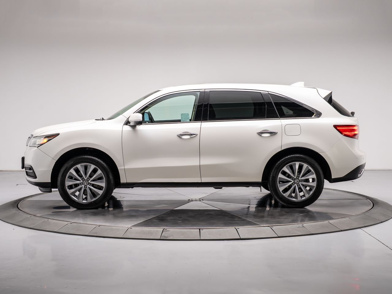 Used 2016 White Diamond Pearl Acura Tech image 2