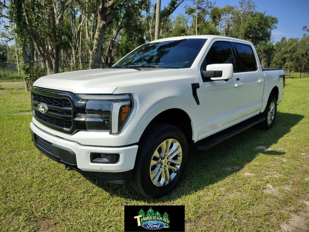 Used 2025 Star White Ford Lariat Crew Cab 4x4 image 1