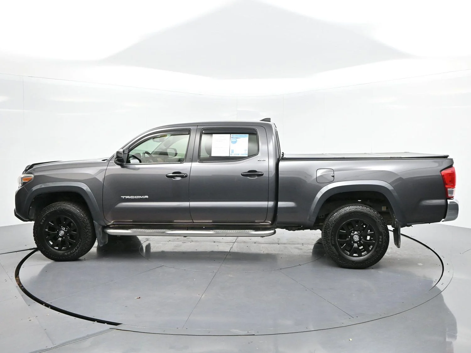 Used 2017 Magnetite Gray Metallic Toyota SR5 image 4