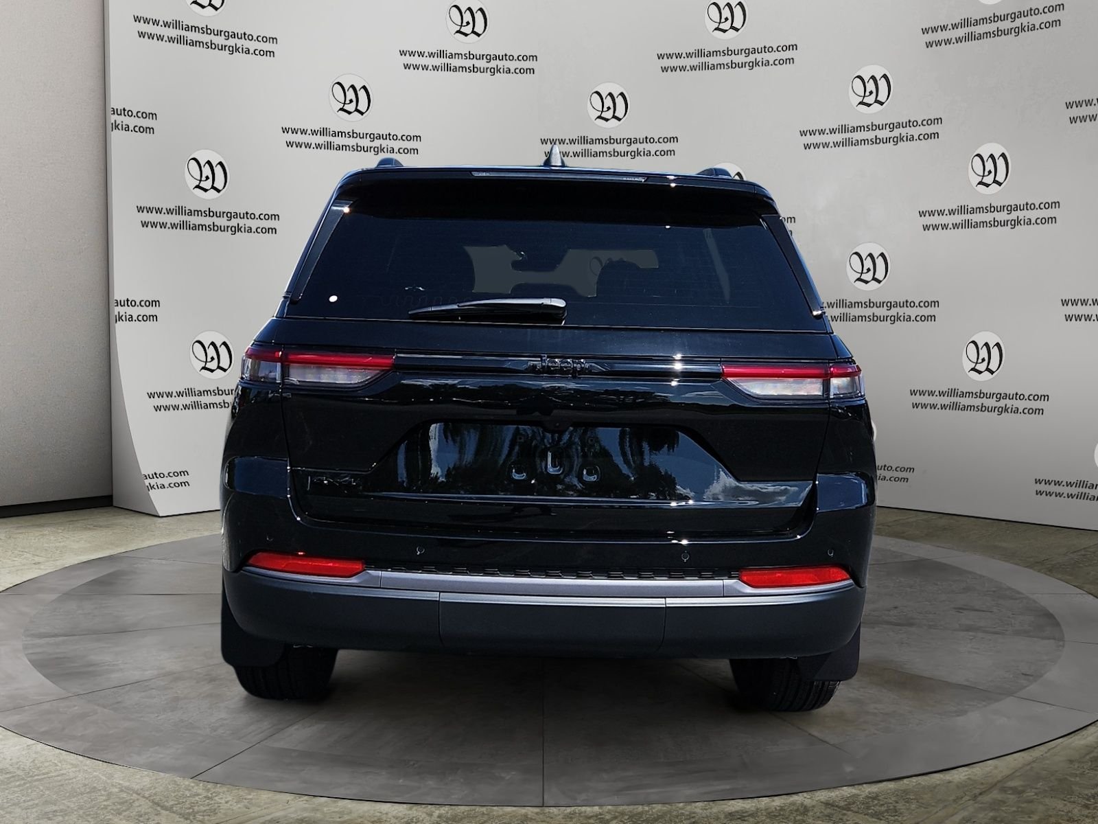 New 2027 High Gloss Black Jeep Laredo Altitude image 4