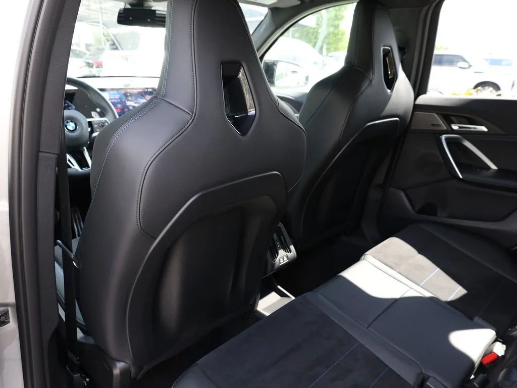 Used 2026 Silver BMW M35i image 19