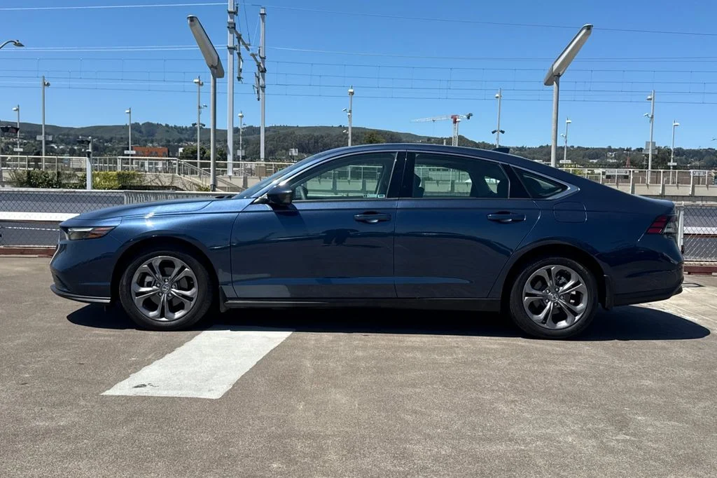 Used 2024  Honda EX image 7