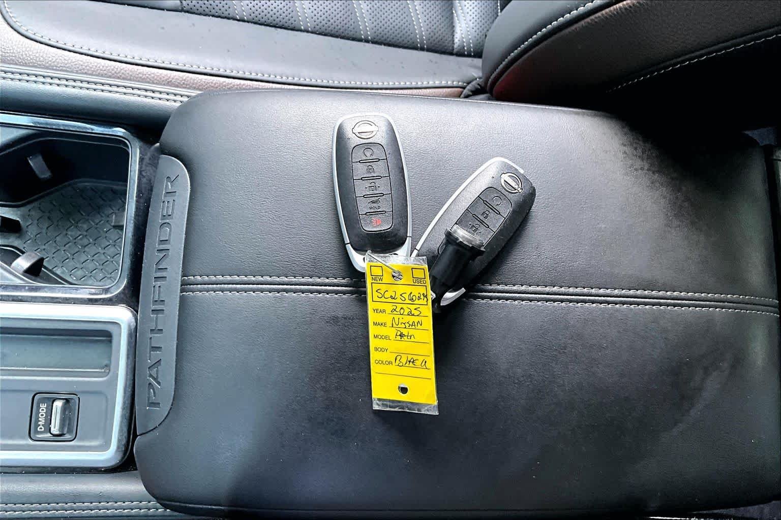 Used 2025 Super Black Nissan Platinum image 15