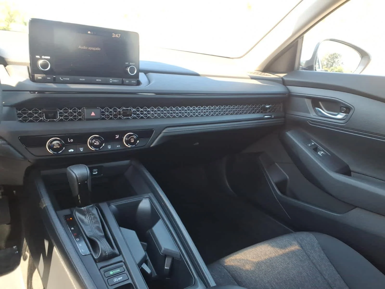 2025 Honda Accord LX - Photo 14