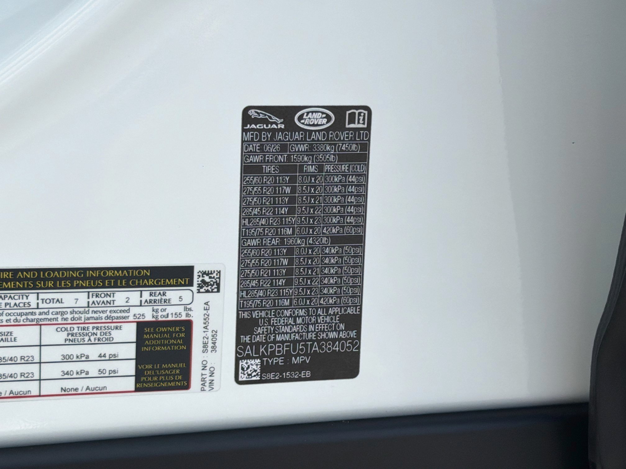New 2026 Fuji White LAND ROVER SE 7 Seats image 44