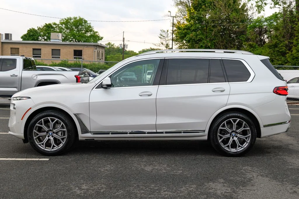 Used 2023 Mineral White Metallic BMW xDrive40i image 4
