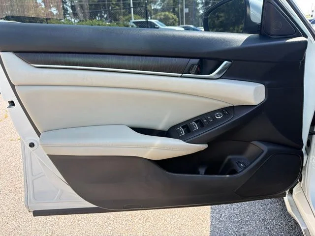 Used 2019 White Honda EX image 10