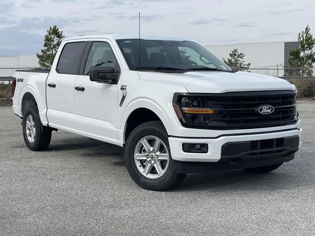 New 2026 White Ford XLT image 2