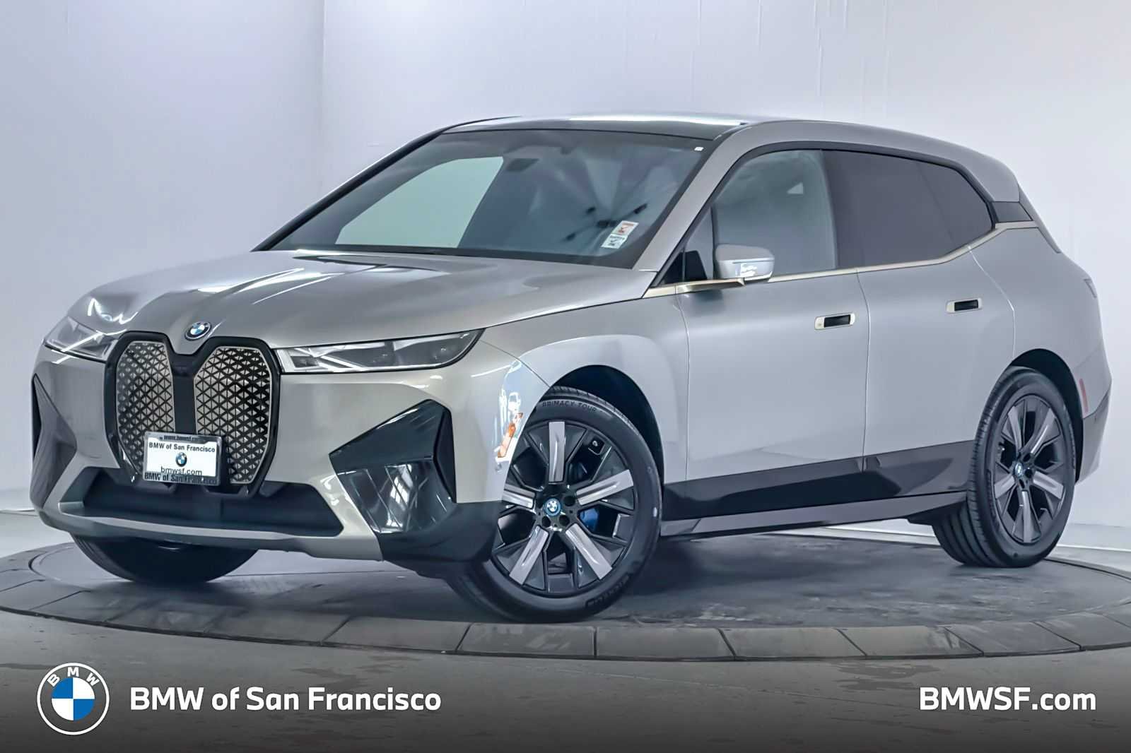 2024 BMW iX xDrive50's photo